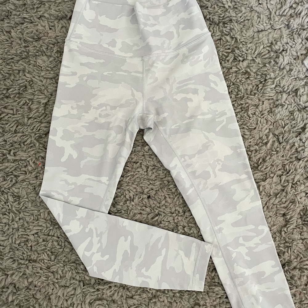 COPY - White Camo LuluLemon WunderUnder